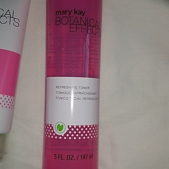 New! Mary Kay Botanical Effects Gel & toner - Picture 3 of 4
